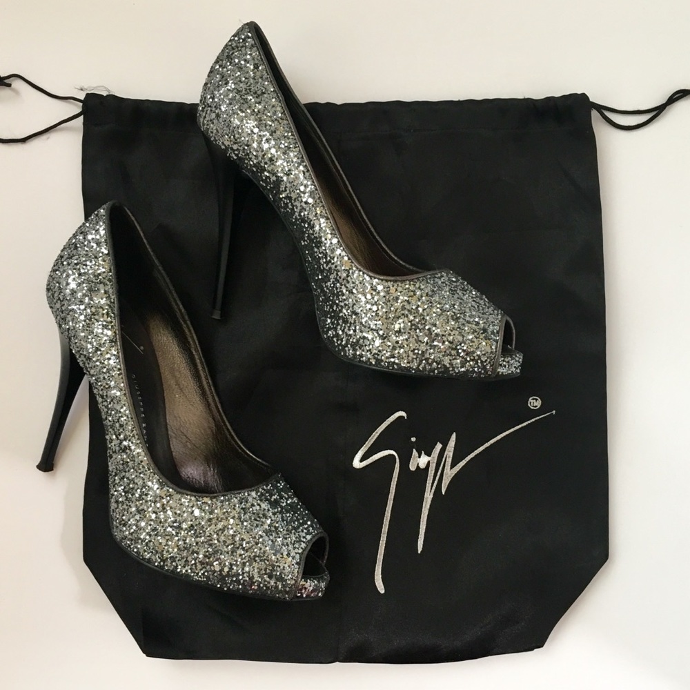 Giuseppe Zanotti Glitter Peep Toe Pump 37